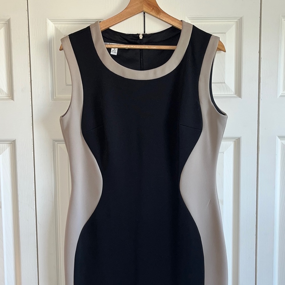 Ultra flattering Maggy London sheath dress size 12